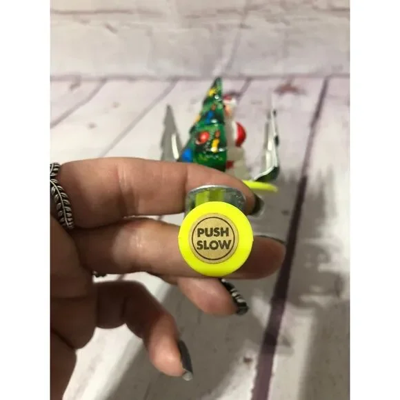 4 1/2 x 3 1/2 vintage Christmas fidget spinner collectors S1 - Picture 5 of 7